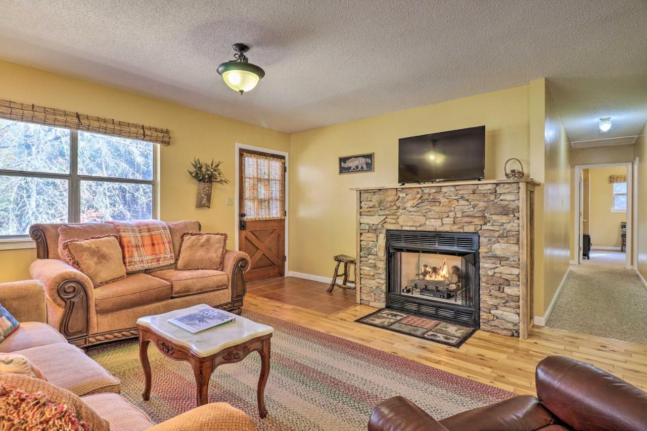 Creekside Retreat With Deck, 18 Miles To Wolf Ridge Villa Weaverville Exteriör bild
